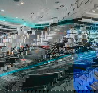 Streamline Hotels' Monthly Themed Hop-on Hop-off Comedy Bar Crawl - Accommodation Seattle