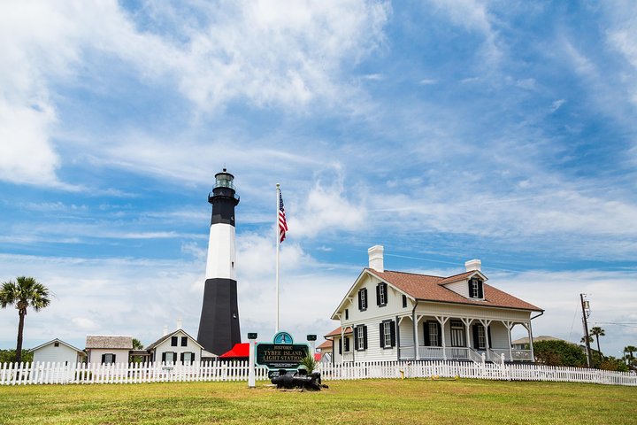 Savannah Tybee Island Dolphin Cruise Tour With Stop At Tybee Island Lighthouse - thumb 3
