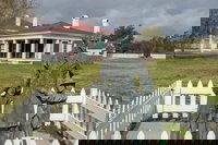 Linn Ms Accommodation Seattle