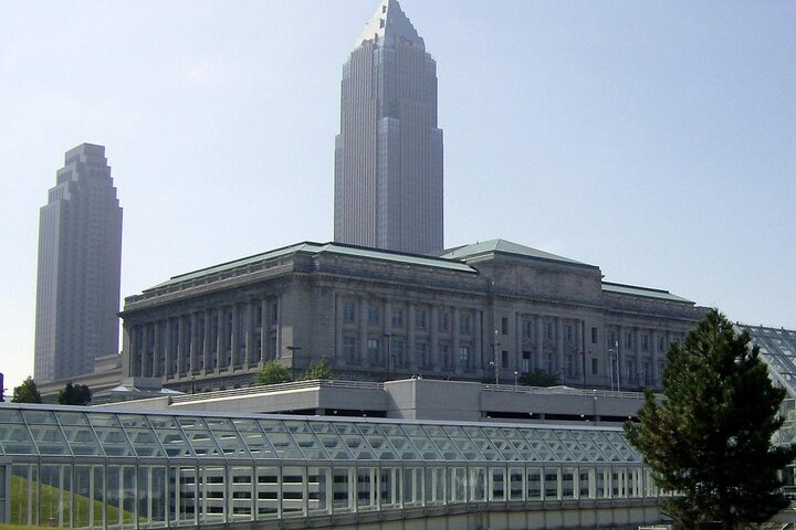 Cleveland Scavenger Hunt: A Ball Round The Mall - thumb 3
