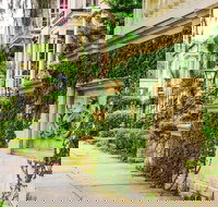 Savannah Land & Sea Combo: City Sightseeing Trolley Tour with Riverboat Cruise - Accommodation Seattle