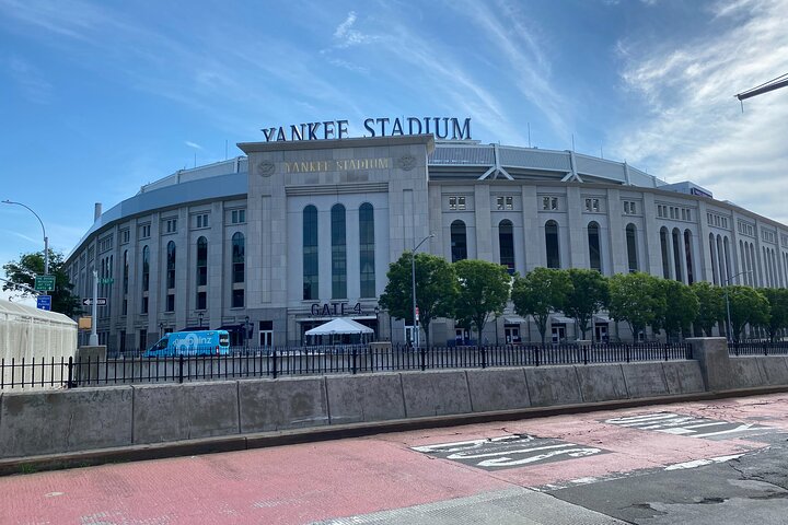 NYC Bus Tour Of Brooklyn, Bronx, Queens: Contrasts, Color And Character - thumb 3